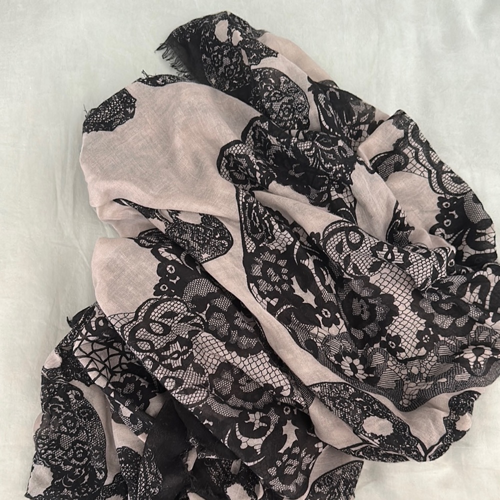 Elegant Skull Black and Cream Lace Scarf